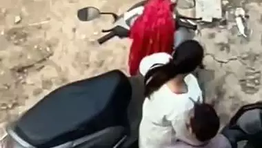 Man pays a whore and fucks outdoors in Indian xxx MMS