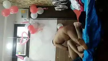 Loud moaning Indian XXX video with friends wife