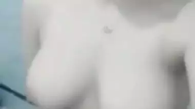 Hawt beauty selfie MMS clip to make u cum in a short time