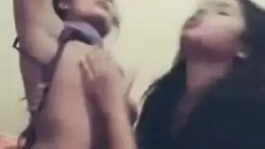 Srilankan Desi Lesbian girls have XXX sex in a horny mood MMS