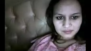 Hot NRI Indian Girl On Webcam Possing her Boobs & Pussy To Lover