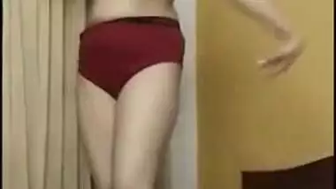 Mature Desi XXX girl dancing topless on bed and showing her beautiful body