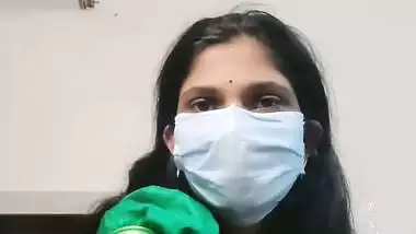 Desi bhabi removing saree and nude show for money