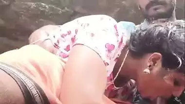 Mallu girl boob suck by lover while she gave handjob