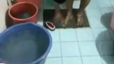 Big Boob Bhabi Bathing 2 Clips