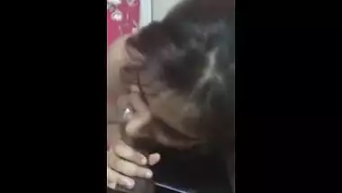 Indian blue film of a teen giving a nice blowjob and getting cum on face