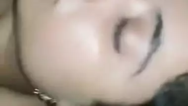 Girlfriend is sleeping but horny Desi man thinks about porn session