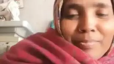 Village Desi girl shows her boobs in video call with her XXX boyfriend