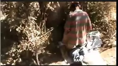 Catches a teen girl having outdoor sex behind her house