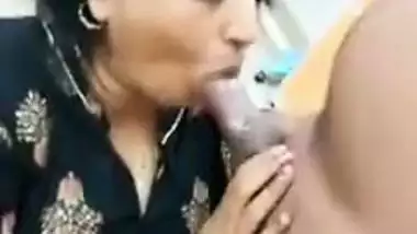 Mature Desi XXX wife sucking dick of her husband MMS