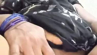 Busty aunty fingering viral xxx pussy showing