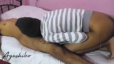 Asian spa massage teen girl satisfy her customer with her toys sri lankan