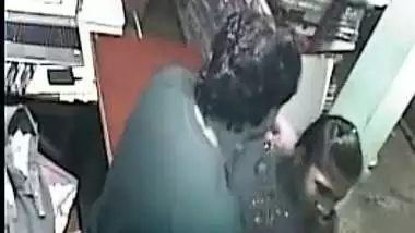 XXX sex is the best way to satisfy the Desi MILF in this MMS video