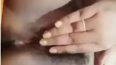 Sexy Girl Shows her Nude Body