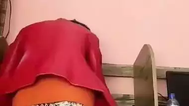 Kashmiri girl fucks in the internet cafe in desi porn
