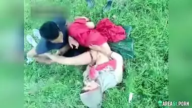 Desi jungle sex of young college girl and bf сaught on spy camera