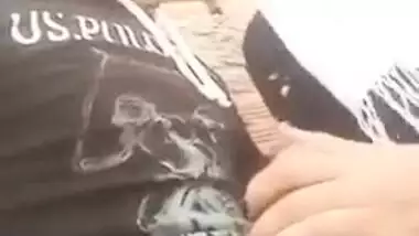 Desi girl in white hijab wants to show her boyfriend porn talents