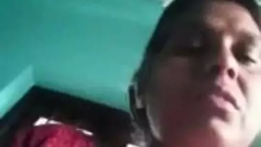 Today Exclusive-desi Mature Aunty Showing Her Boobs On Video Call Part 1