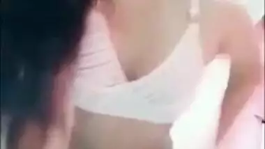 Guys wank off to this Desi XXX wife getting naked on camera from them